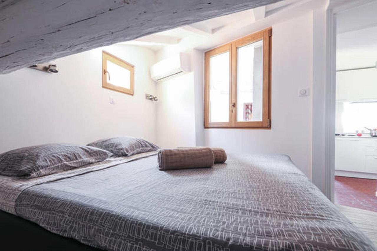 Апартаменты Gilly 4 - Exceptional 2Beds, Sea View, Modern,A/C, Old Town Ницца Экстерьер фото