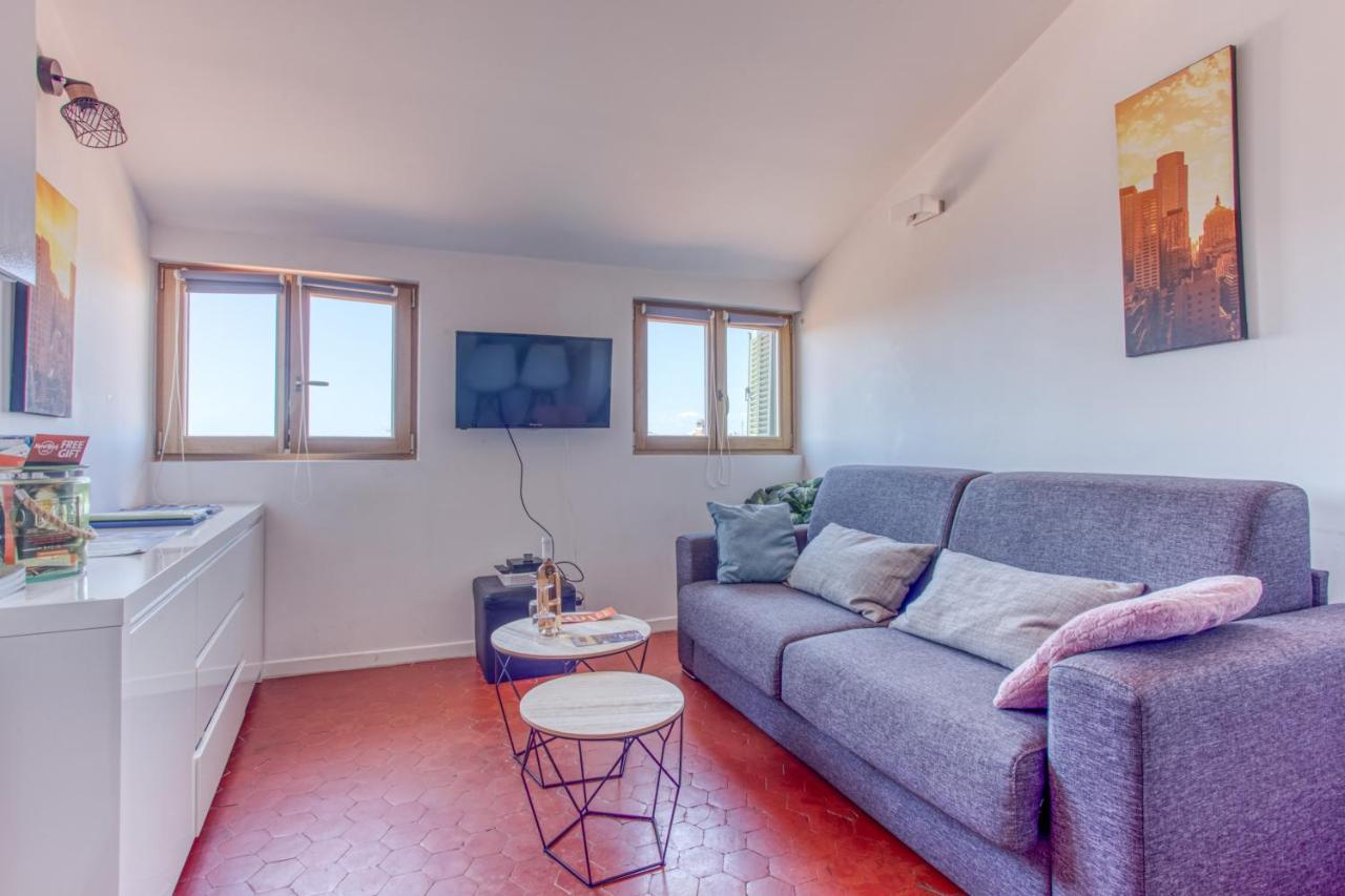 Апартаменты Gilly 4 - Exceptional 2Beds, Sea View, Modern,A/C, Old Town Ницца Экстерьер фото